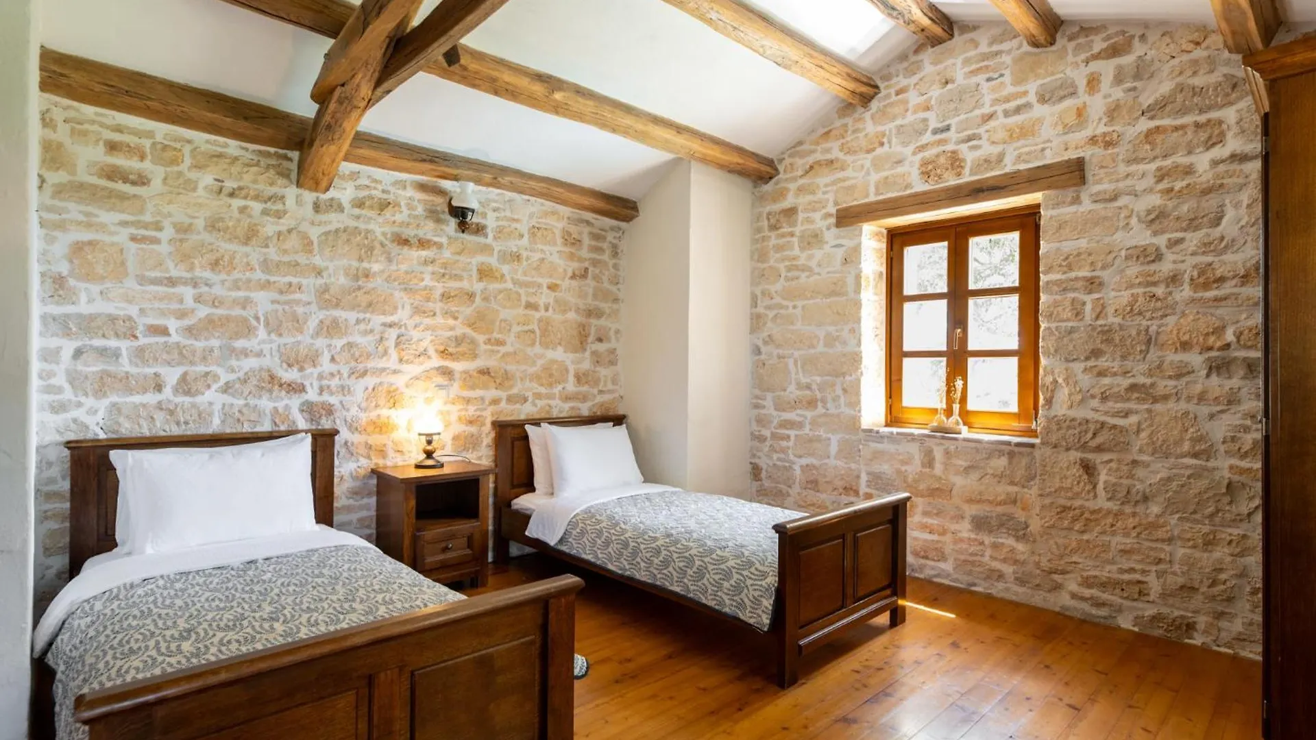 Little Owl Estate - Authentic Istrian Stone Villa Bacva 0*,  Croatia