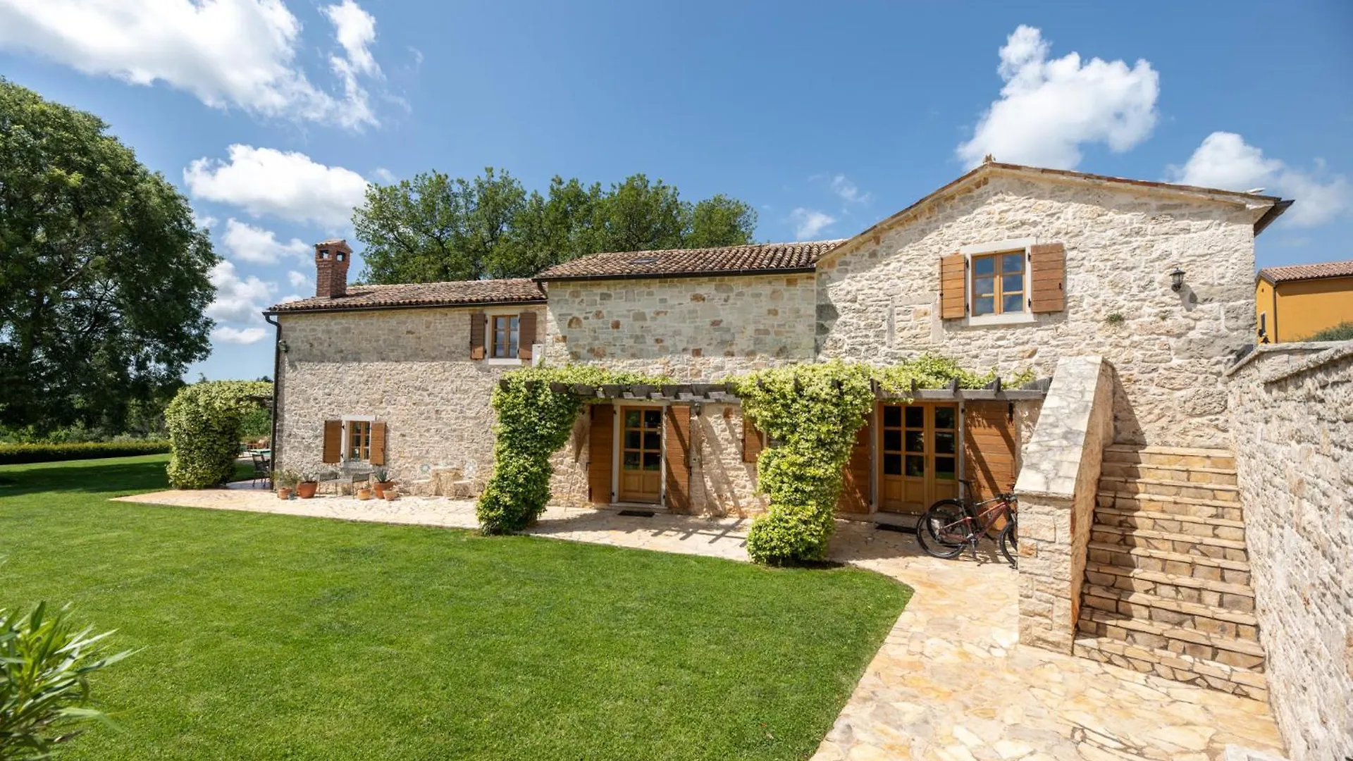 Little Owl Estate - Authentic Istrian Stone Villa Bacva 0*,  Croatia