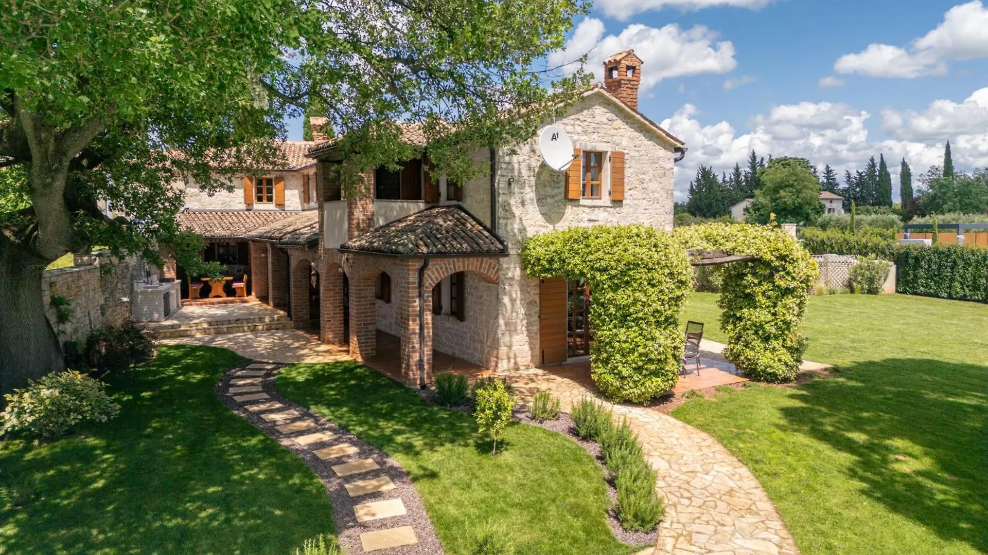 Little Owl Estate - Authentic Istrian Stone Villa Bacva